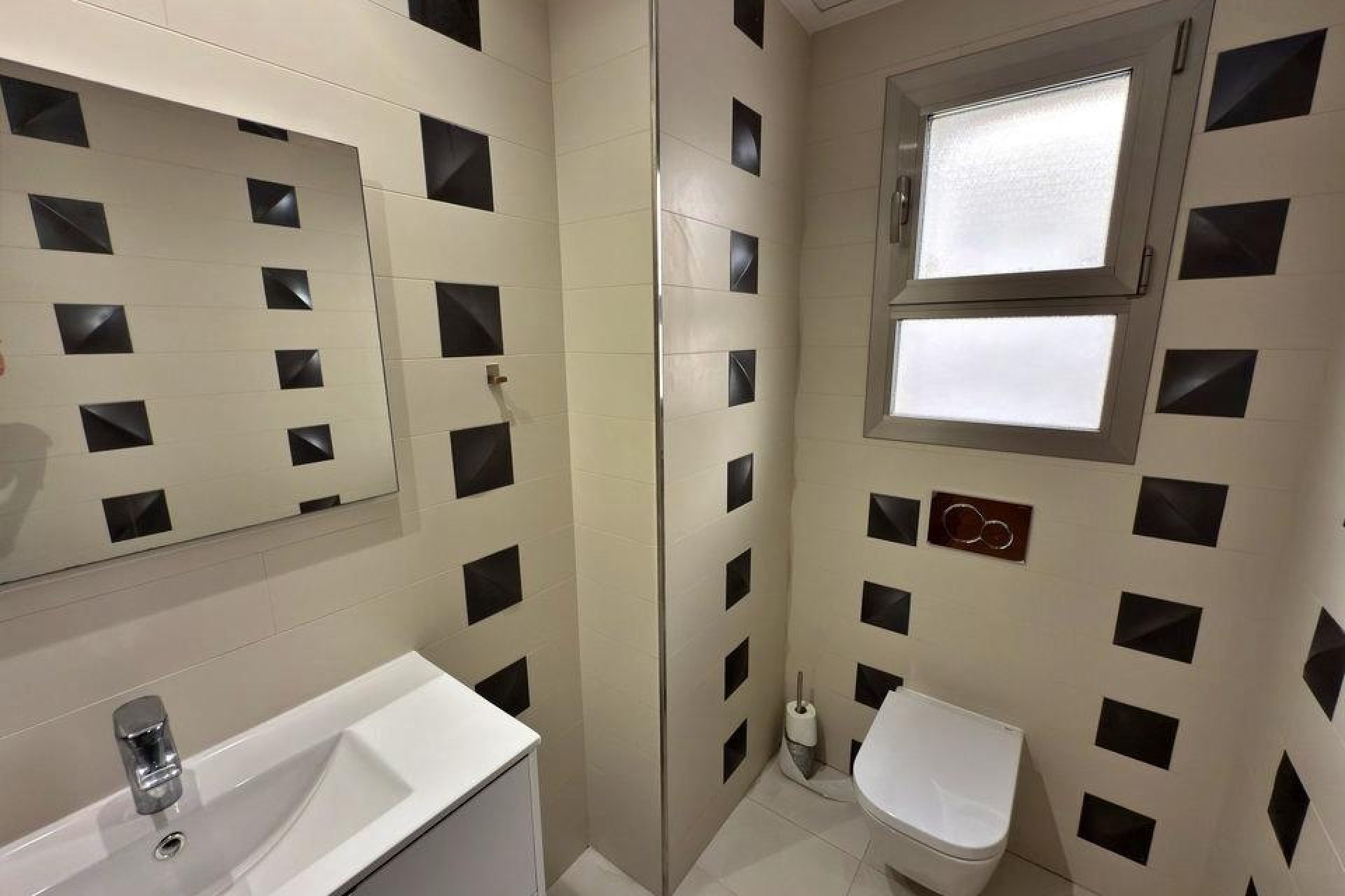 Herverkoop - Villa -
Orihuela Costa - Villamartín