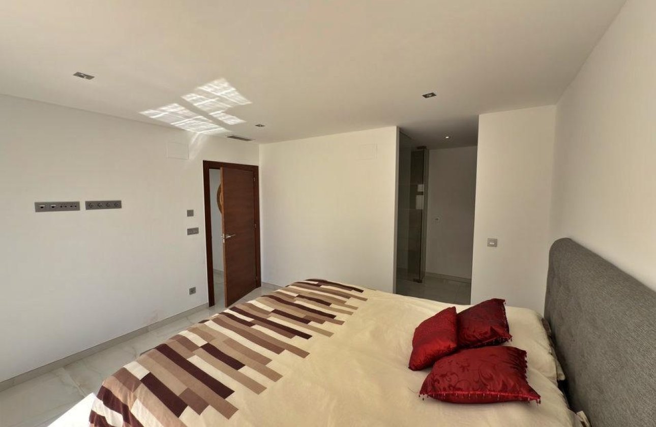 Herverkoop - Villa -
Orihuela Costa - Villamartín