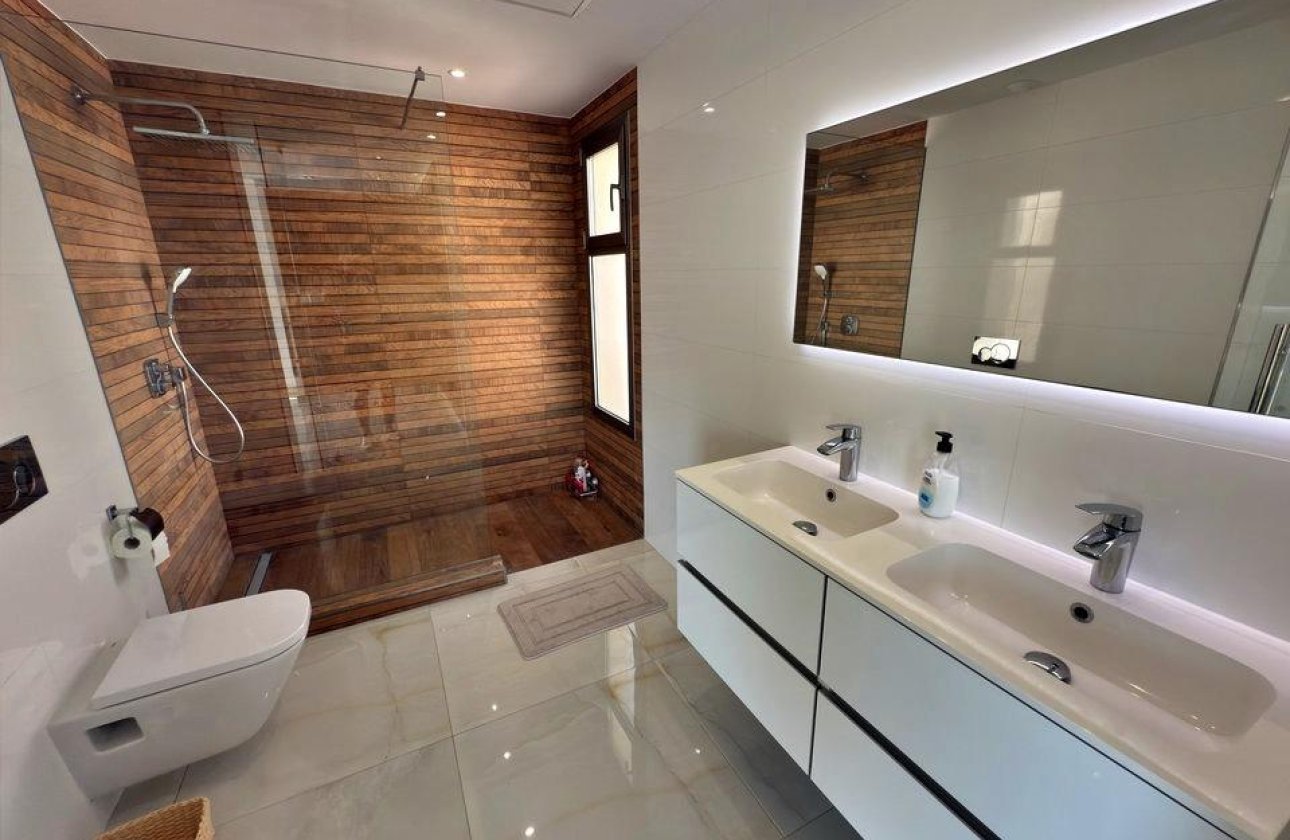 Herverkoop - Villa -
Orihuela Costa - Villamartín