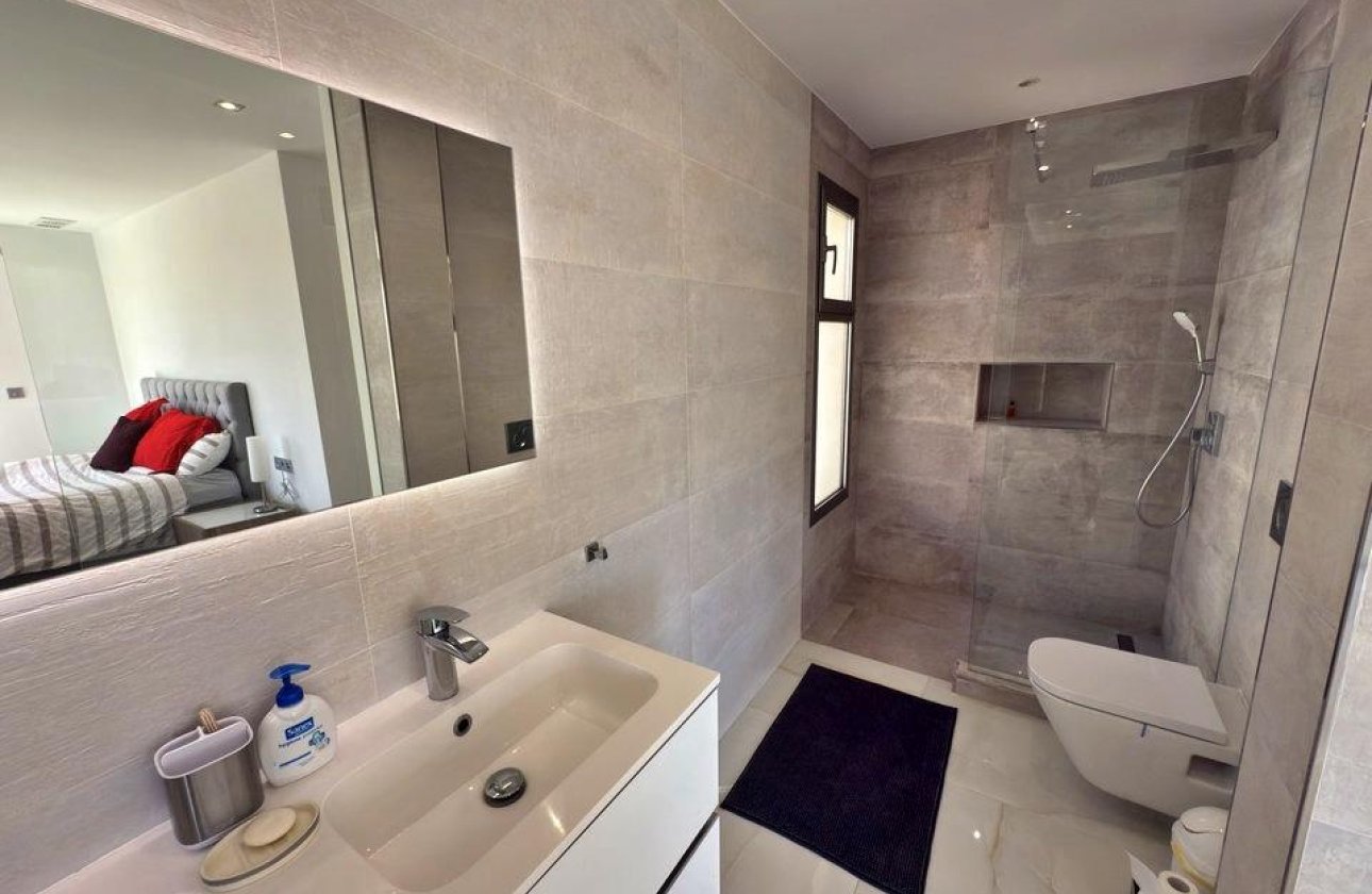 Herverkoop - Villa -
Orihuela Costa - Villamartín