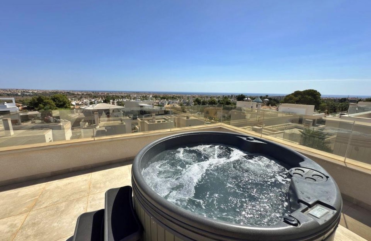 Herverkoop - Villa -
Orihuela Costa - Villamartín