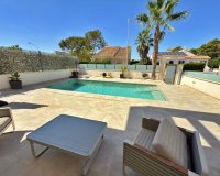 Herverkoop - Villa -
Orihuela Costa - Villamartín