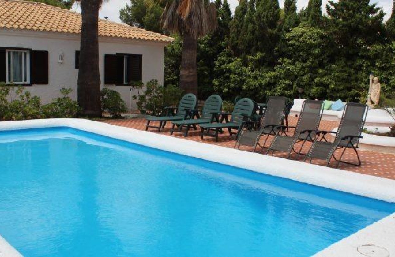 Herverkoop - Villa -
Orihuela Costa - Villamartín