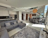 Herverkoop - Villa -
Orihuela Costa - Villamartín
