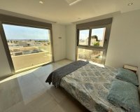 Herverkoop - Villa -
Orihuela Costa - Villamartín