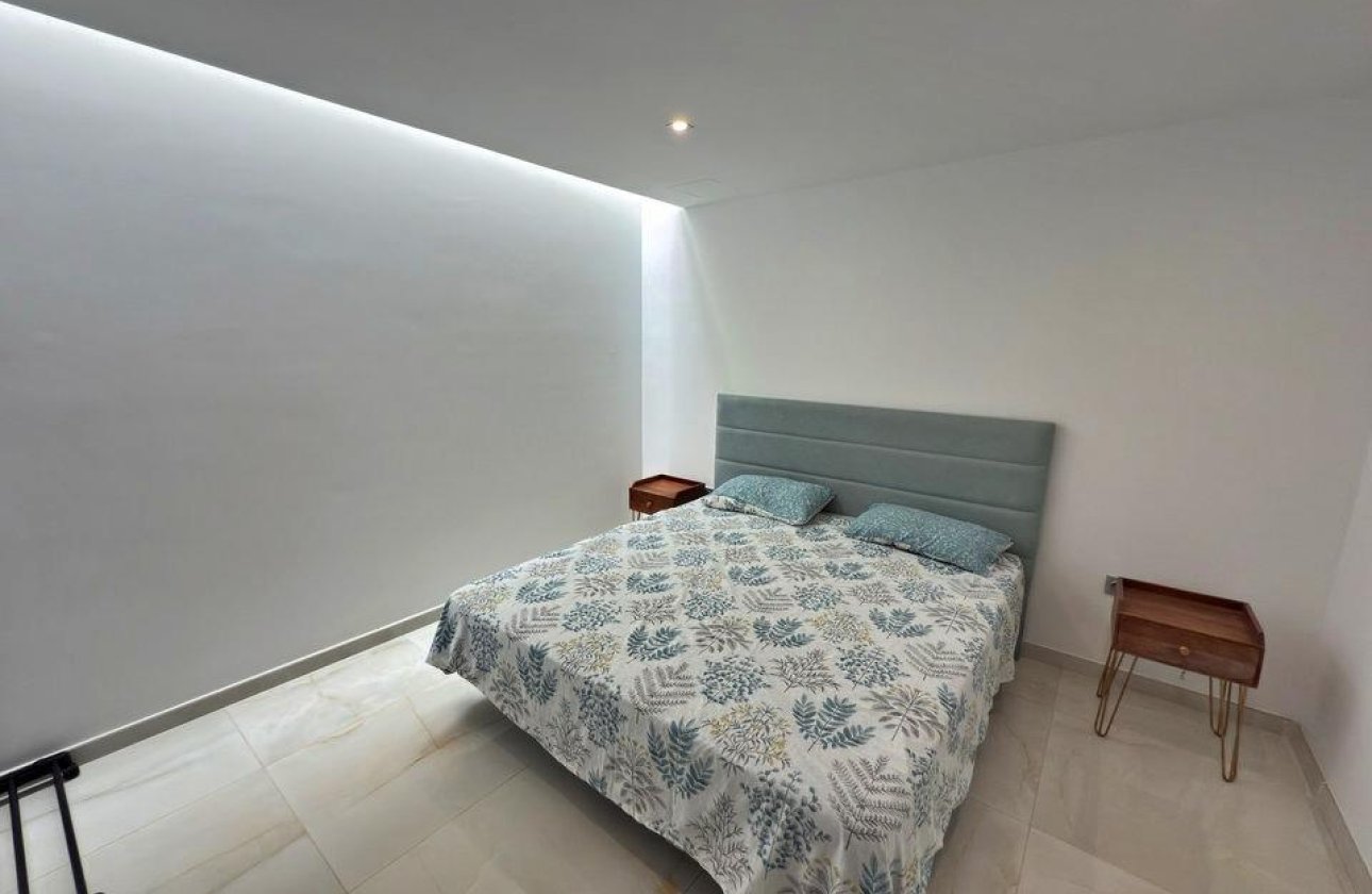 Herverkoop - Villa -
Orihuela Costa - Villamartín