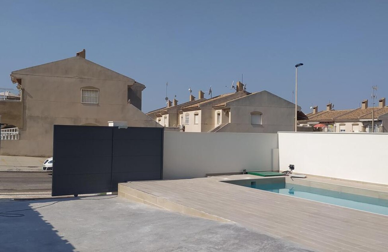 Herverkoop - Villa Penthouse -
Torrevieja - Aguas Nuevas