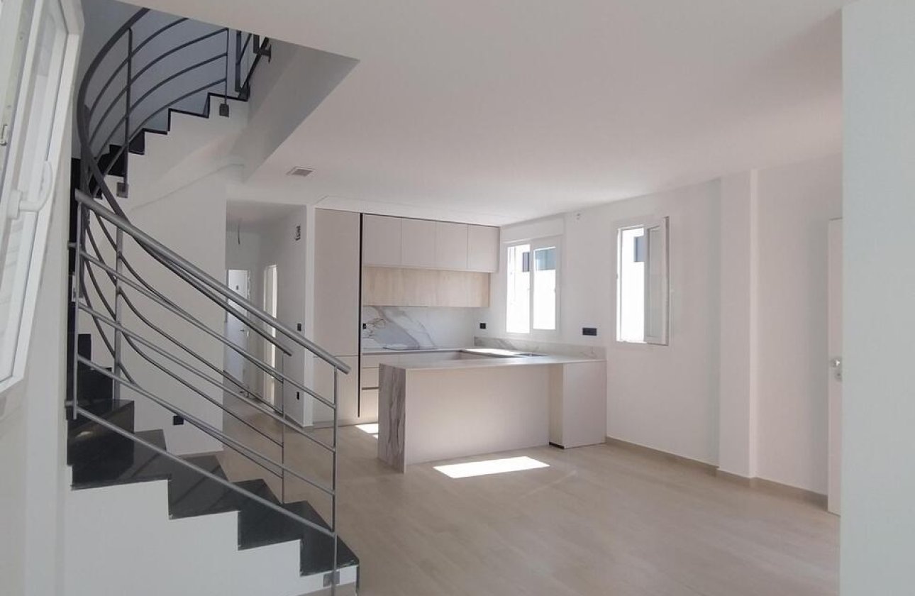 Herverkoop - Villa Penthouse -
Torrevieja - Aguas Nuevas