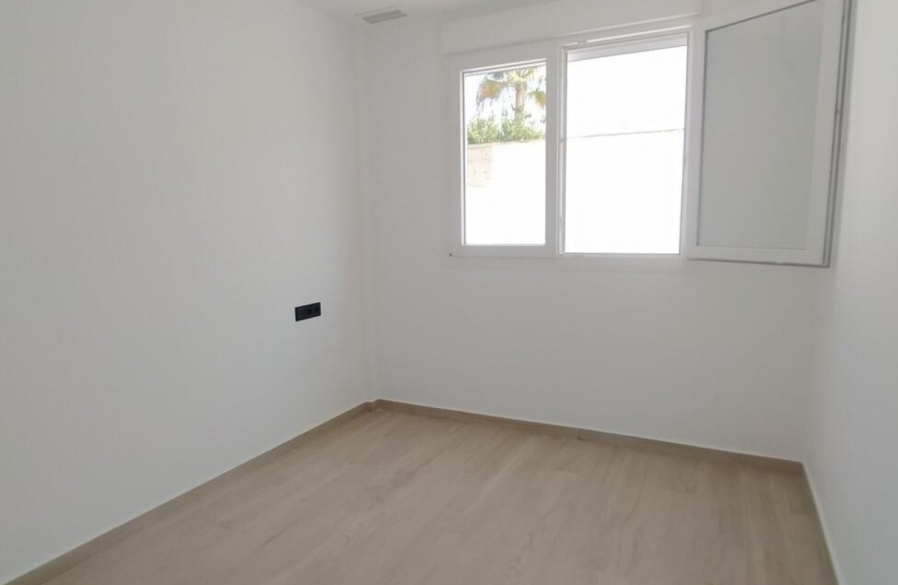 Herverkoop - Villa Penthouse -
Torrevieja - Aguas Nuevas