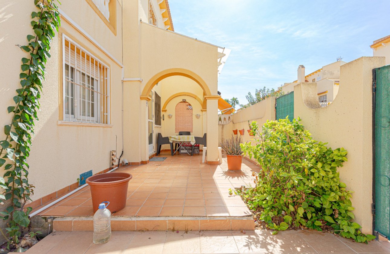 Herverkoop - Villa -
Pilar de la Horadada - Costa Blanca