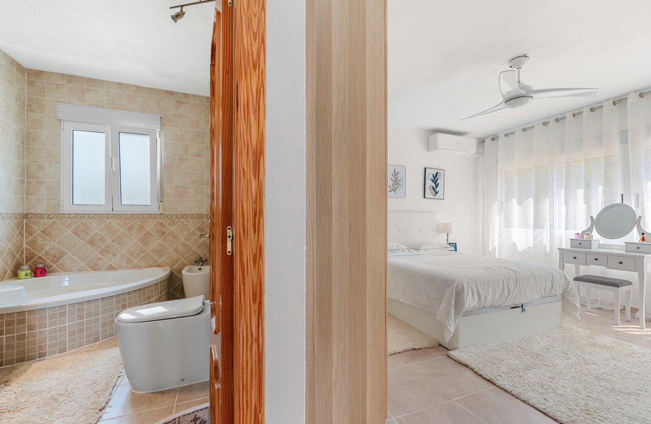 Herverkoop - Villa -
Pinar de Campoverde - Costa Blanca