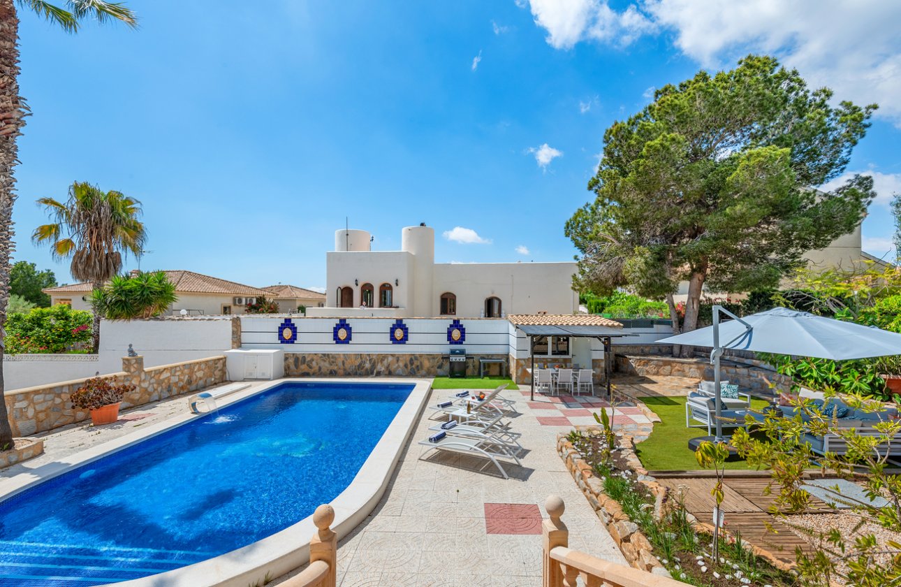 Herverkoop - Villa -
Pinar de Campoverde - Costa Blanca