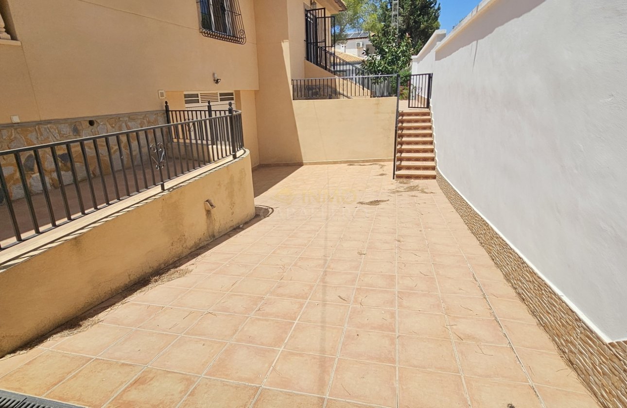 Herverkoop - Villa -
Pinar de Campoverde - Inland