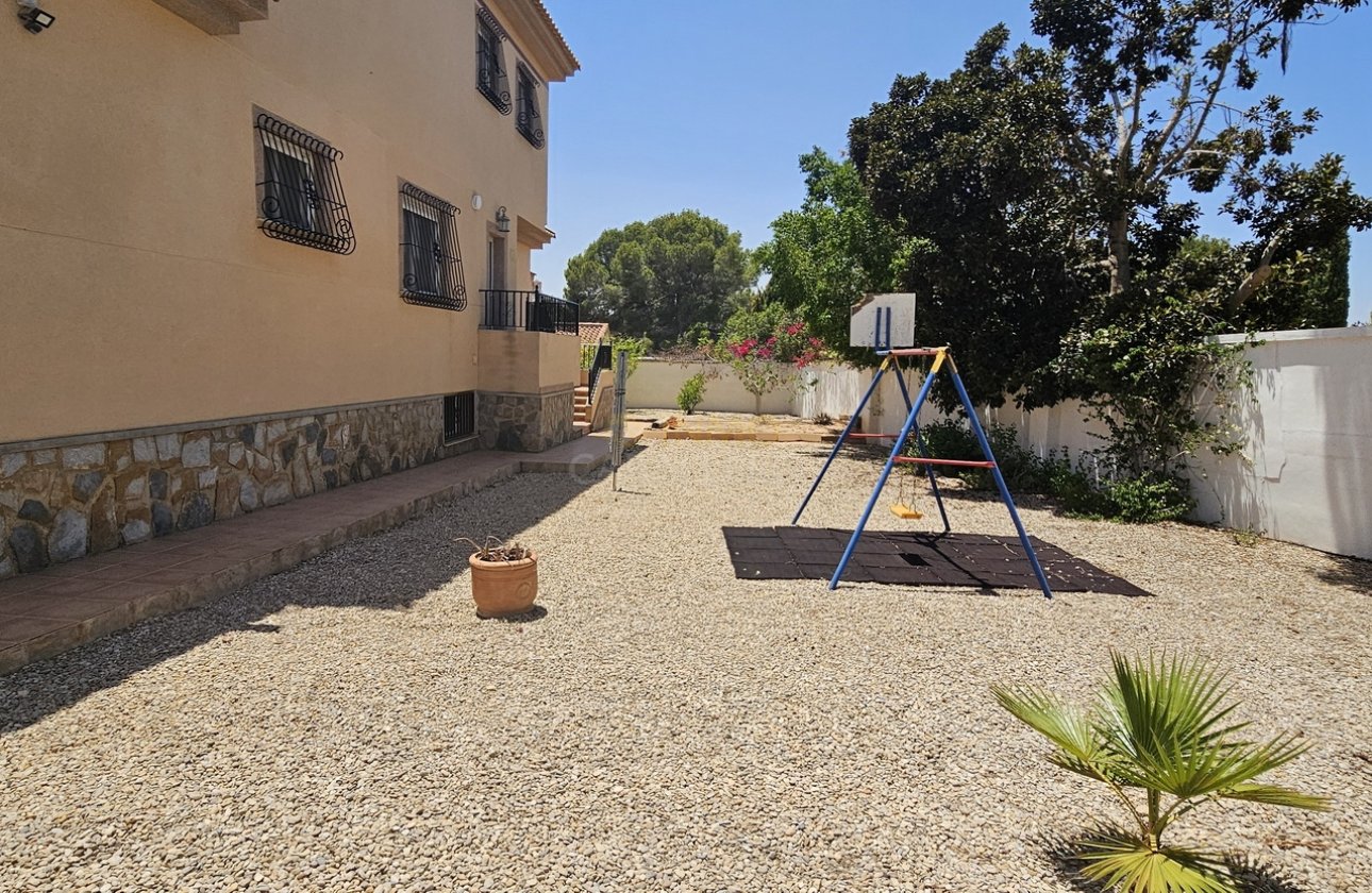 Herverkoop - Villa -
Pinar de Campoverde - Inland