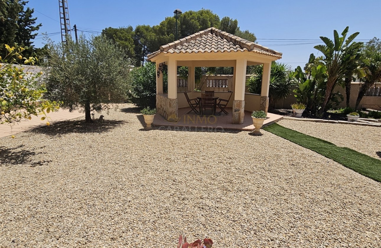 Herverkoop - Villa -
Pinar de Campoverde - Inland