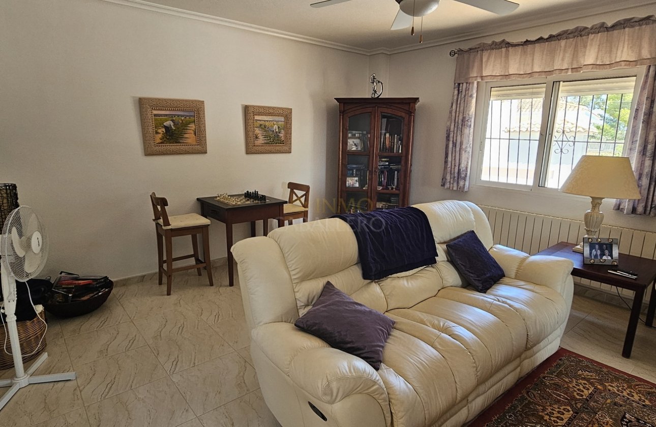 Herverkoop - Villa -
Pinar de Campoverde - Inland