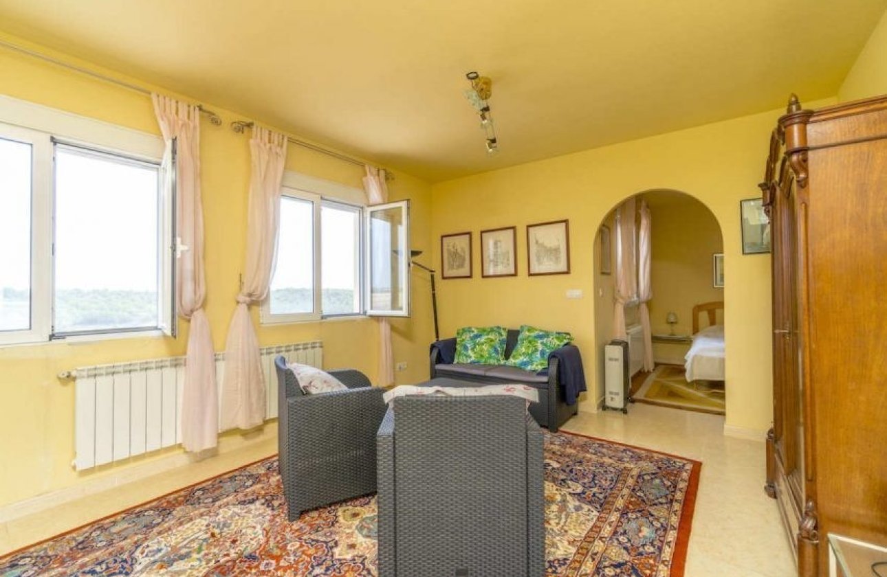 Herverkoop - Villa -
Pinar de Campoverde - Inland