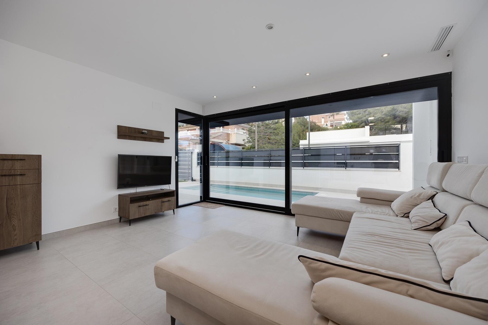 Herverkoop - Villa -
Pinar de Campoverde - Inland