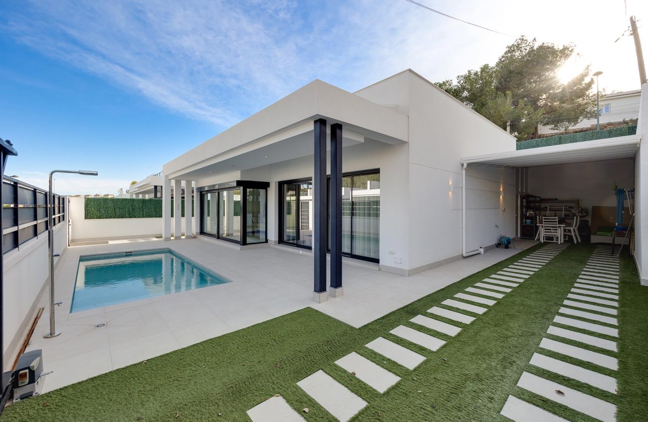 Herverkoop - Villa -
Pinar de Campoverde - Inland