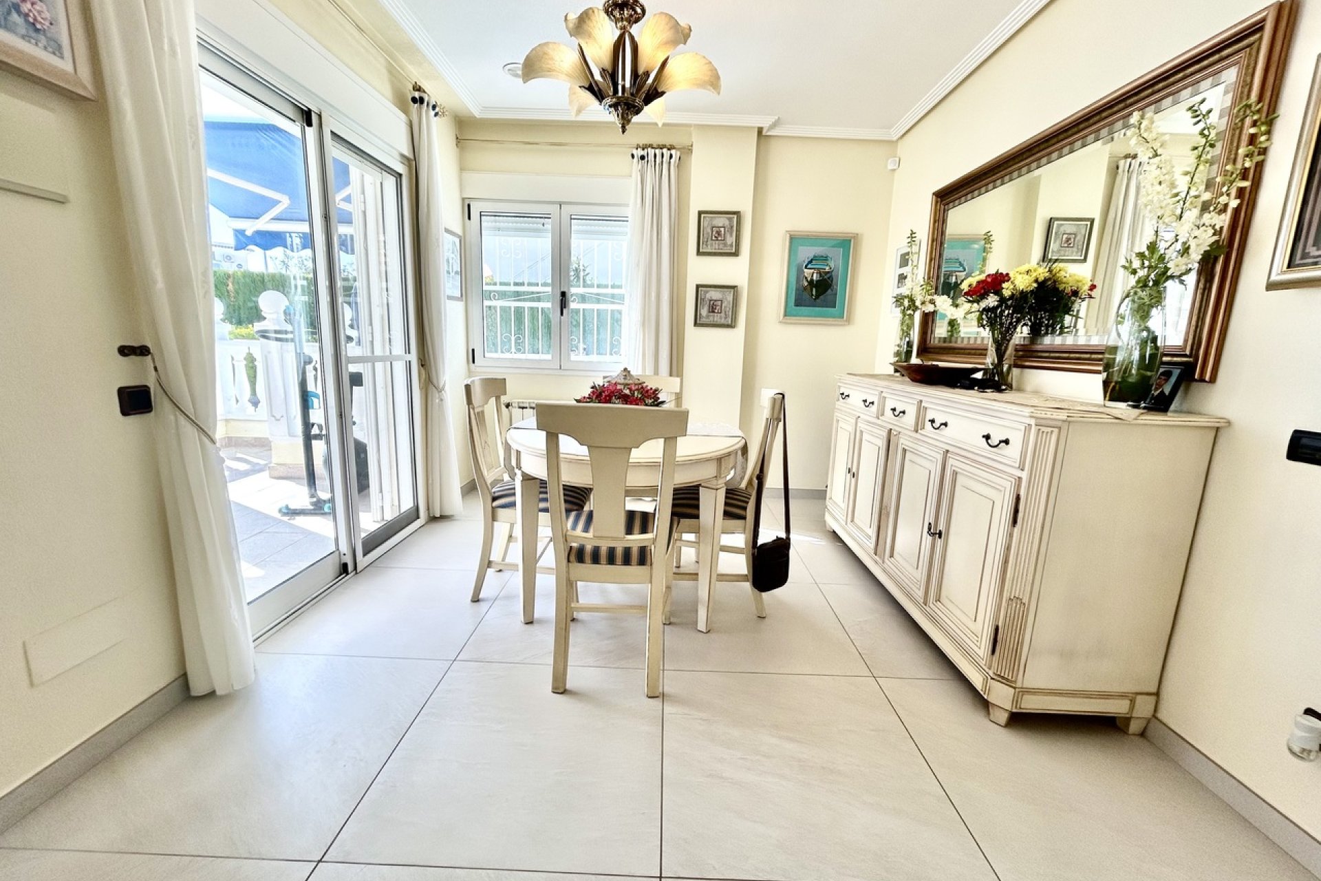 Herverkoop - Villa -
Pinar de Campoverde - Inland