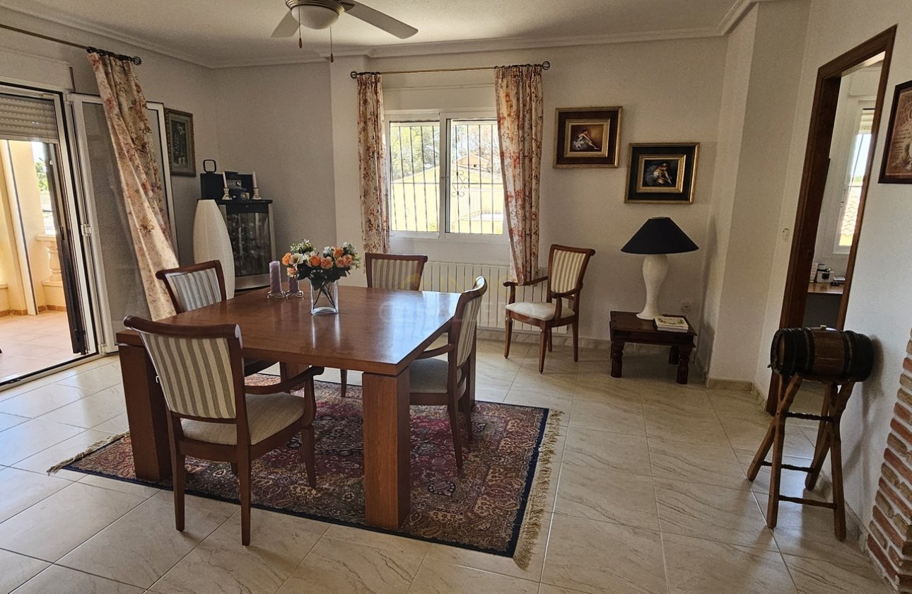 Herverkoop - Villa -
Pinar de Campoverde - Inland