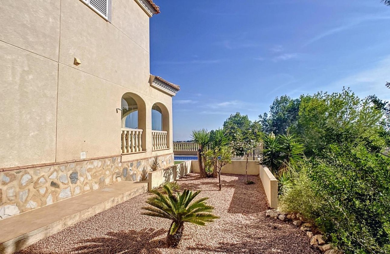 Herverkoop - Villa -
Pinar de Campoverde - Inland