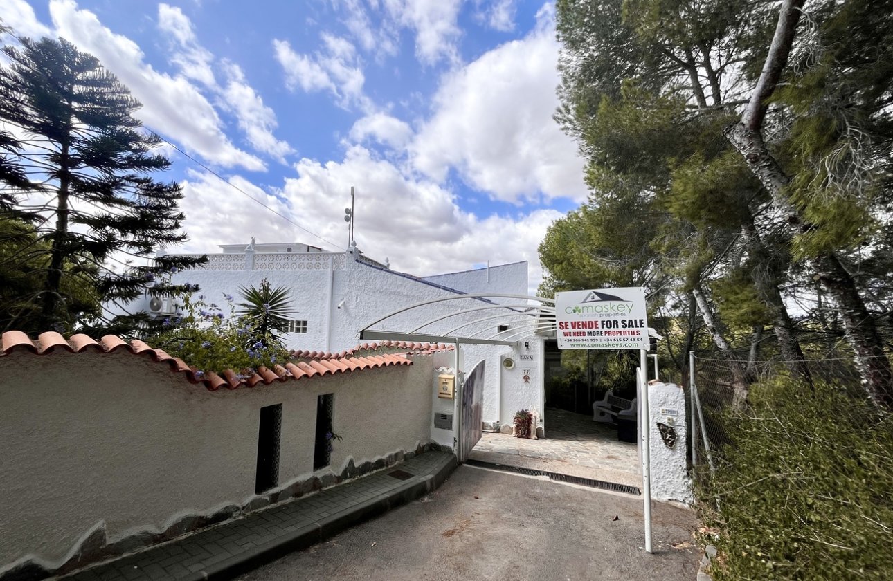 Herverkoop - Villa -
Pinar de Campoverde - Inland