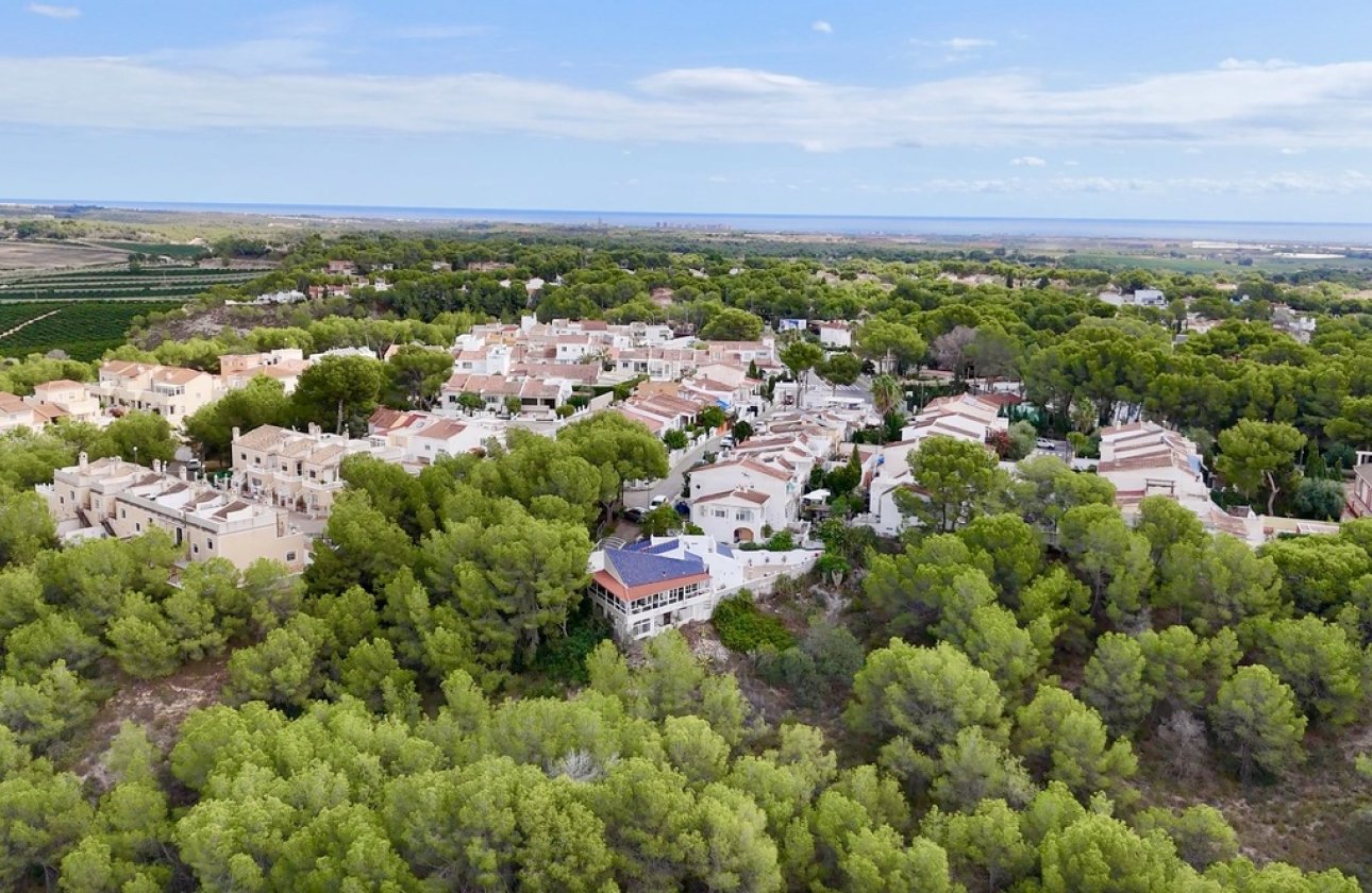 Herverkoop - Villa -
Pinar de Campoverde - Inland