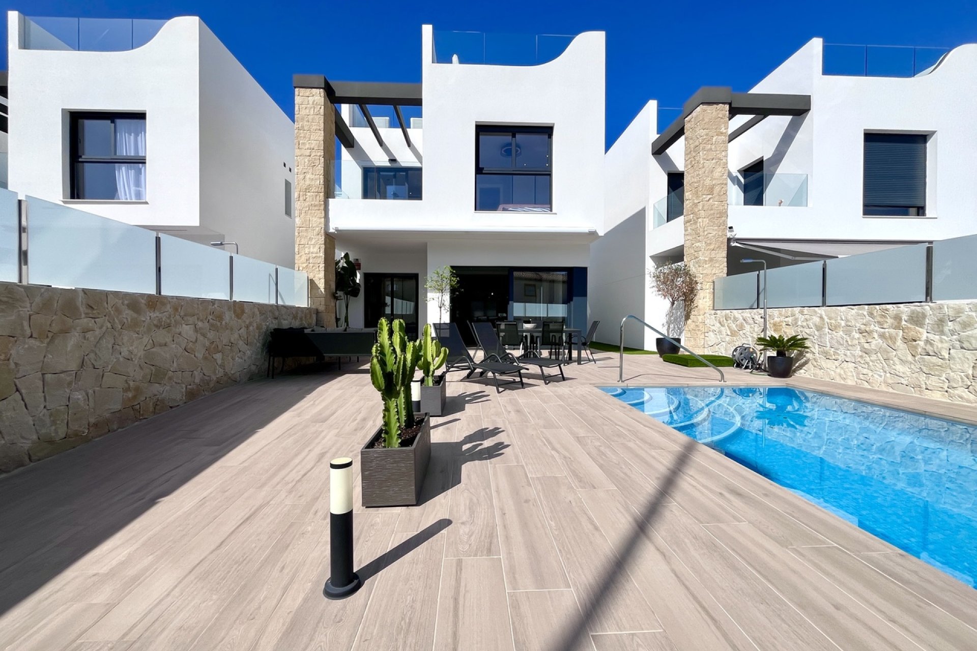 Herverkoop - Villa -
Playa Flamenca - Costa Blanca