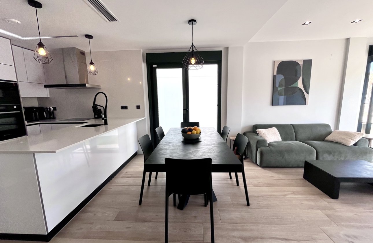 Herverkoop - Villa -
Playa Flamenca - Costa Blanca