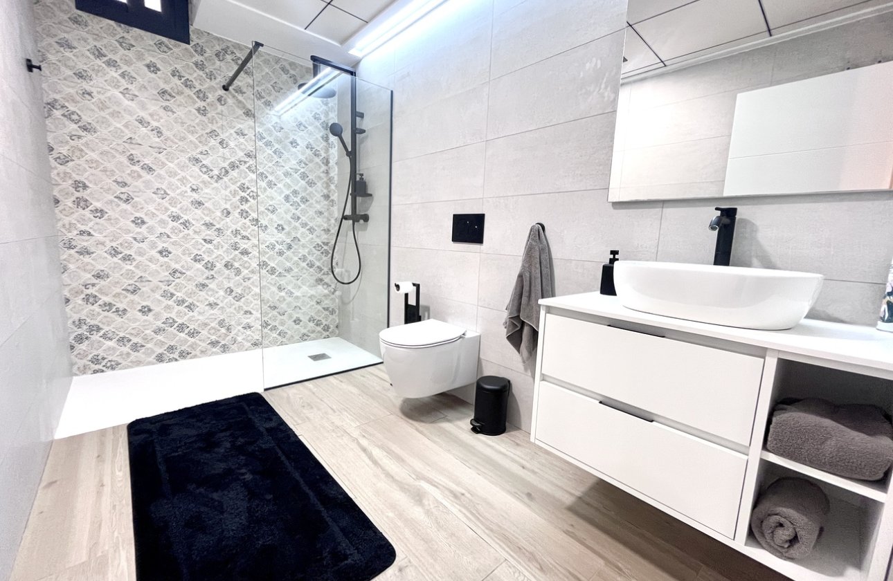 Herverkoop - Villa -
Playa Flamenca - Costa Blanca