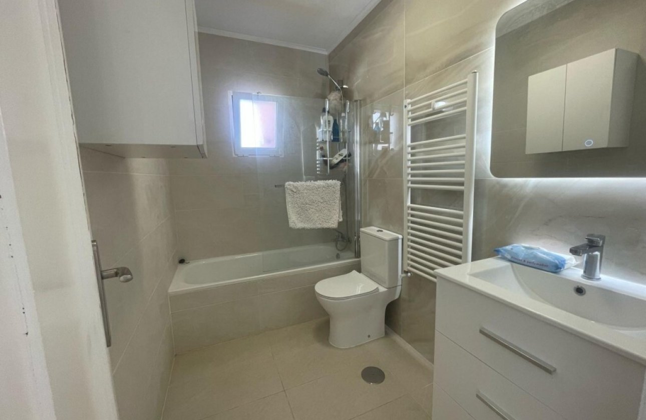 Herverkoop - Villa -
Playa Flamenca - Costa Blanca