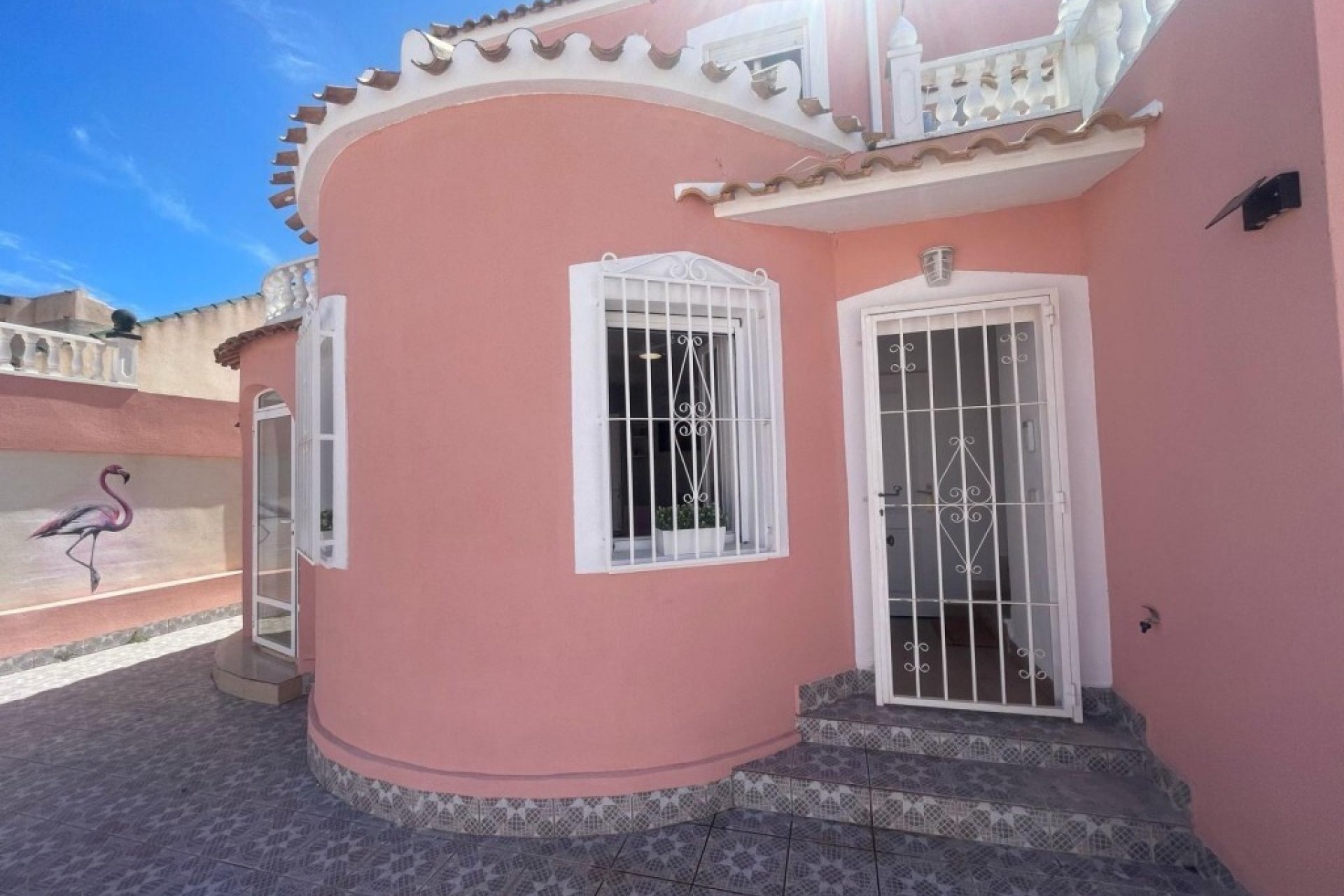 Herverkoop - Villa -
Playa Flamenca - Costa Blanca