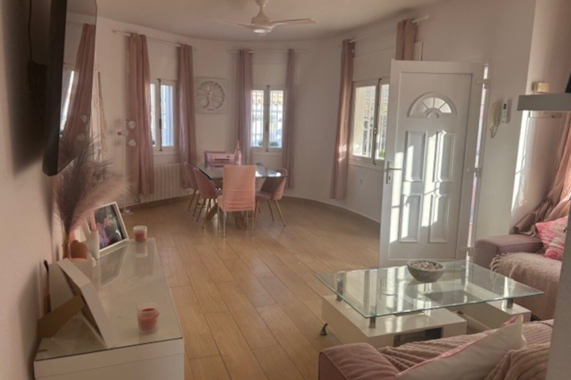 Herverkoop - Villa -
Playa Flamenca - Costa Blanca