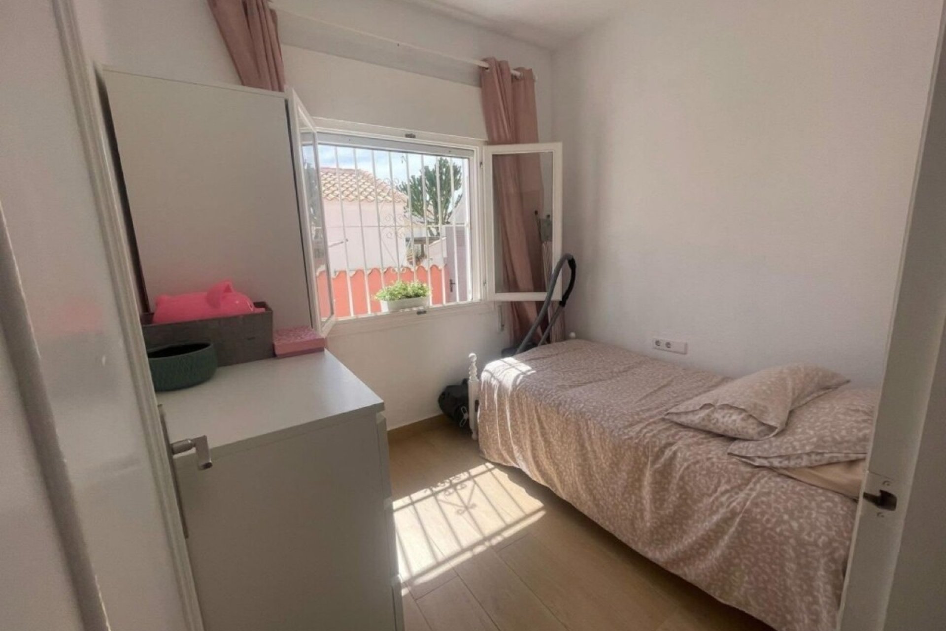 Herverkoop - Villa -
Playa Flamenca - Costa Blanca