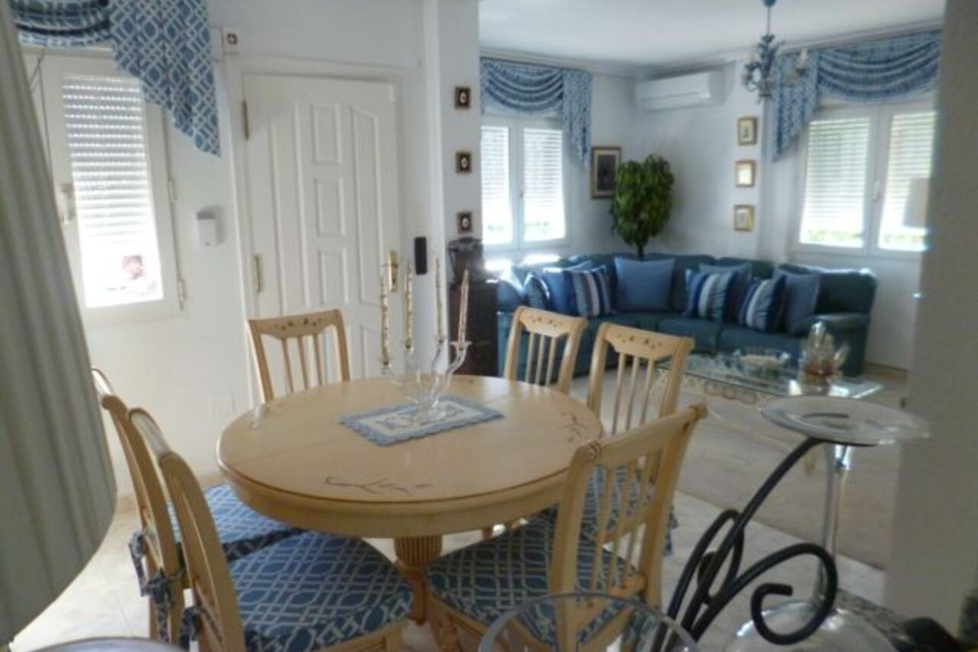 Herverkoop - Villa -
Playa Flamenca - Costa Blanca