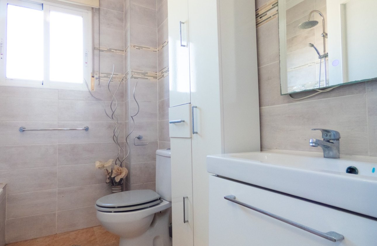 Herverkoop - Villa -
Playa Flamenca - Costa Blanca