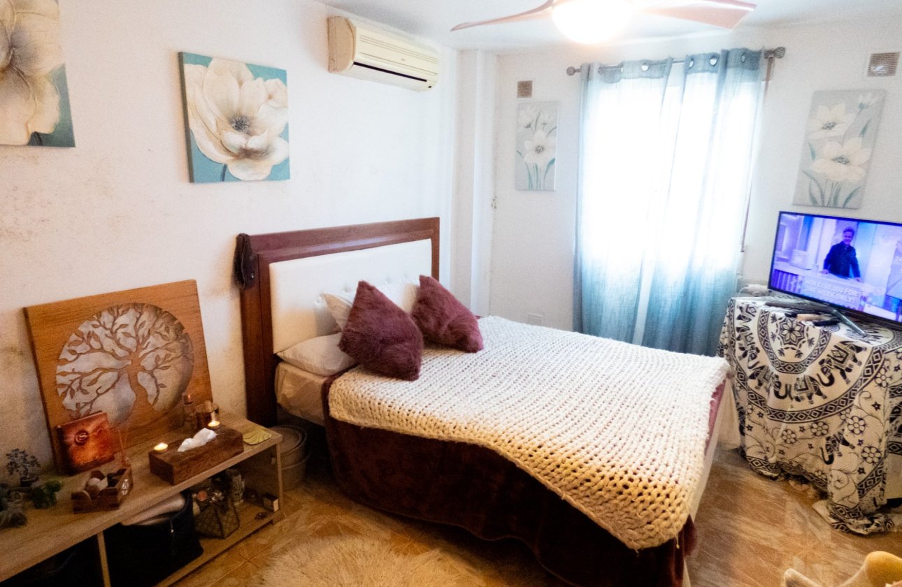 Herverkoop - Villa -
Playa Flamenca - Costa Blanca