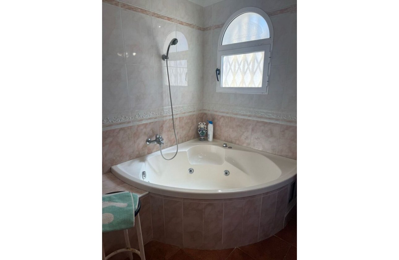 Herverkoop - Villa -
Playa Flamenca - Costa Blanca