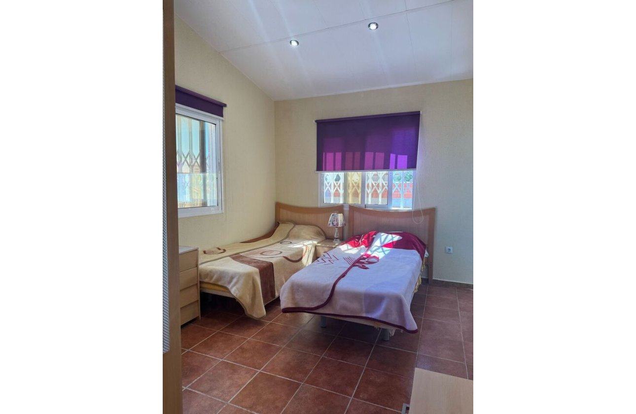 Herverkoop - Villa -
Playa Flamenca - Costa Blanca