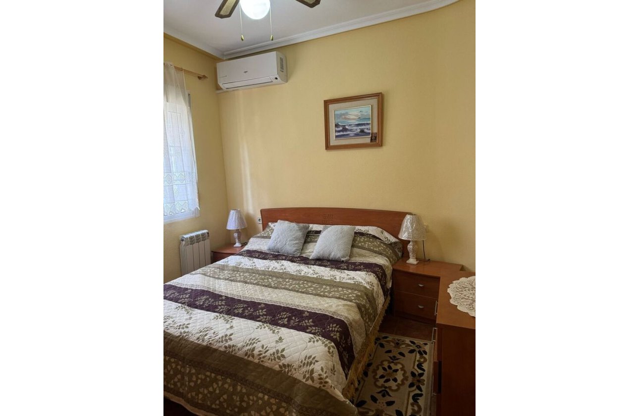 Herverkoop - Villa -
Playa Flamenca - Costa Blanca