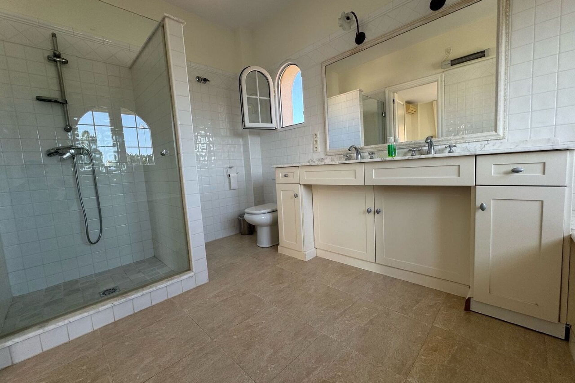 Herverkoop - Villa -
Playa Flamenca - Costa Blanca