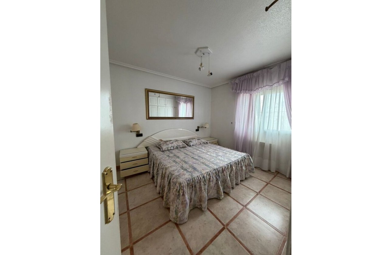 Herverkoop - Villa -
Playa Flamenca - Costa Blanca