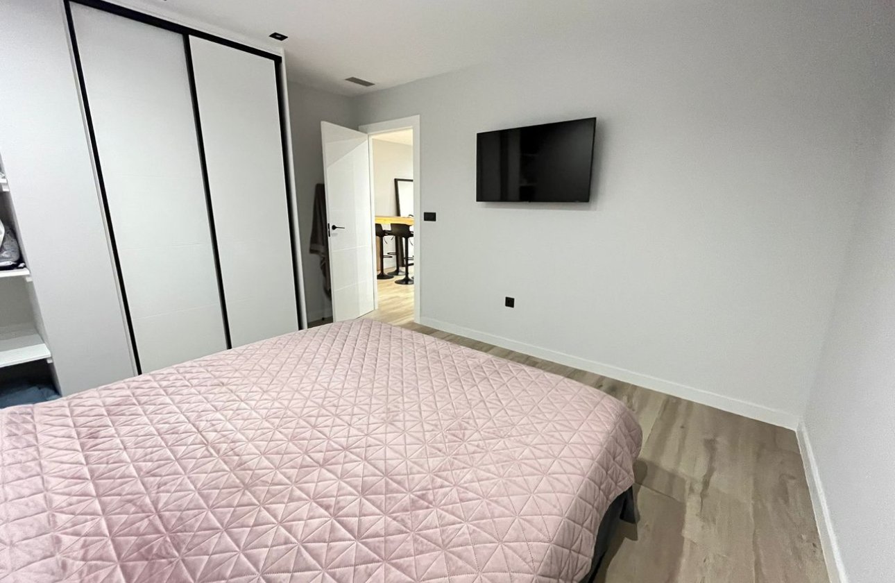 Herverkoop - Villa -
Punta Prima - Costa Blanca