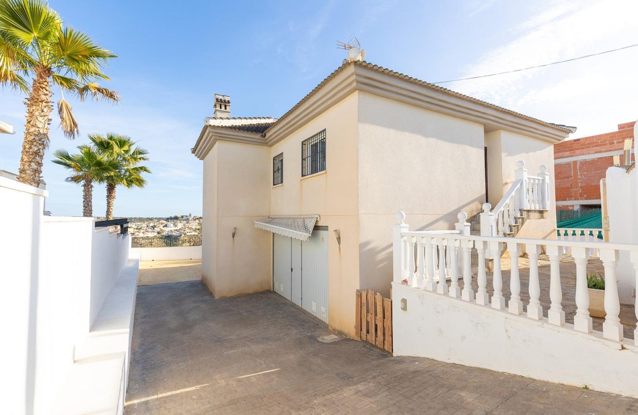 Herverkoop - Villa -
Rojales - Campo De Golf La Marquesa