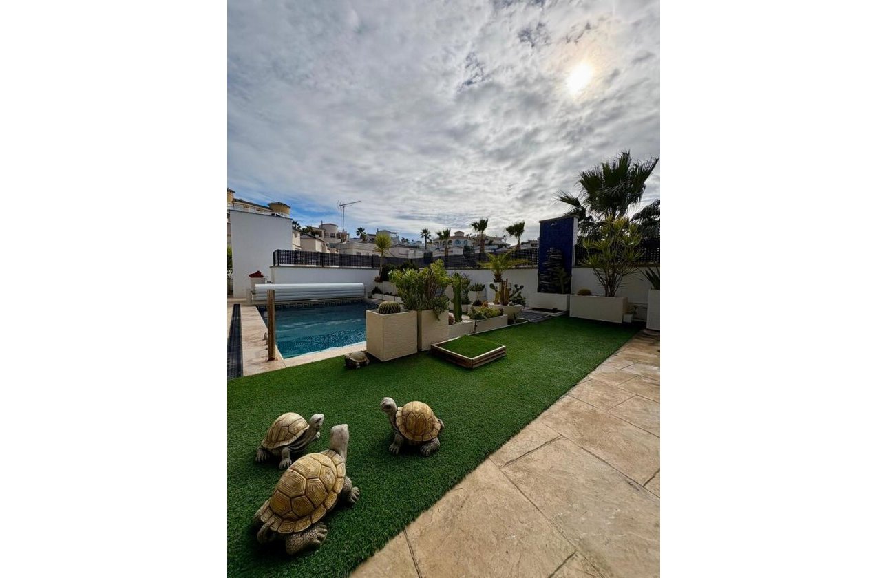 Herverkoop - Villa -
Rojales - Costa Blanca