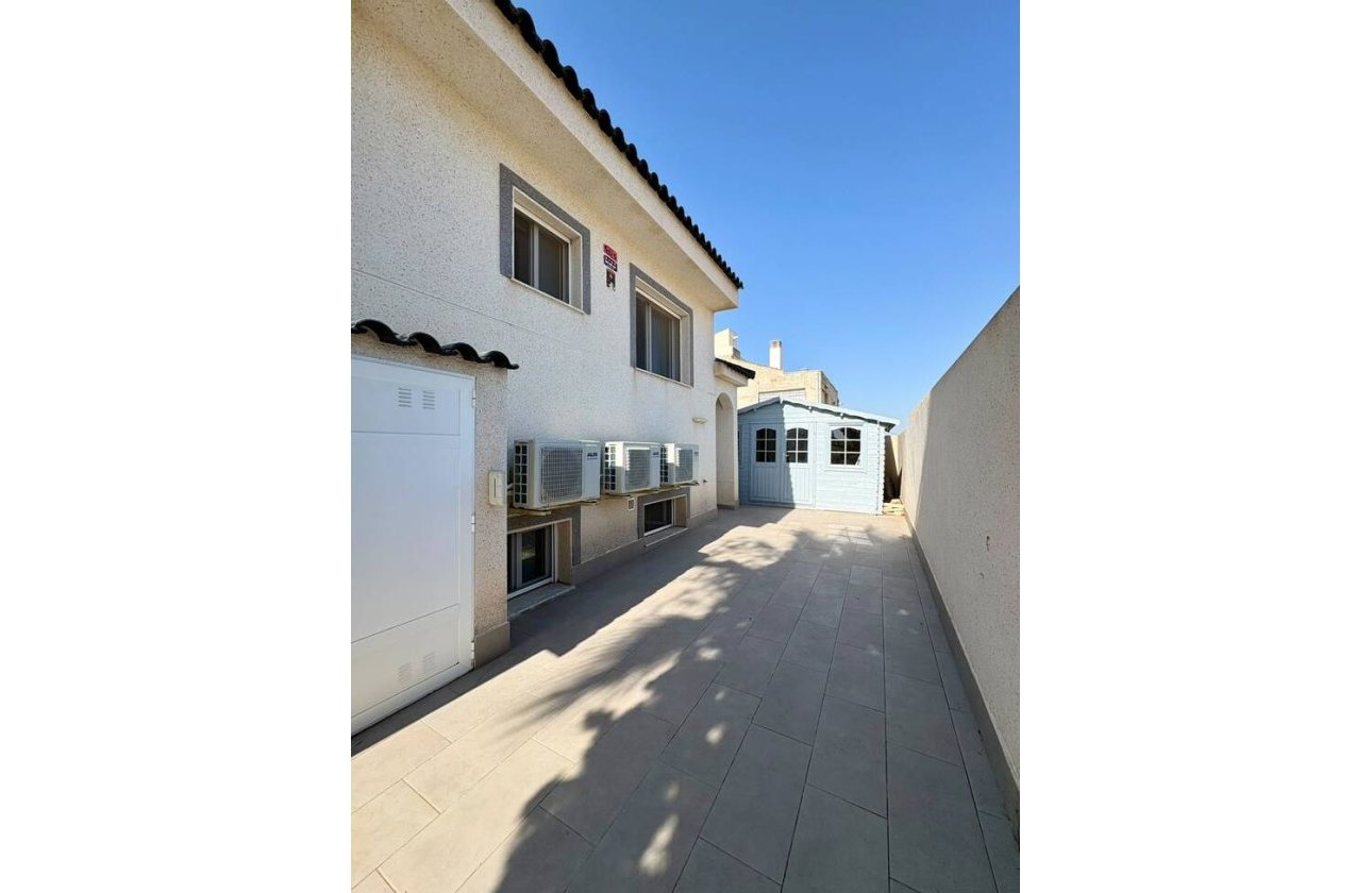 Herverkoop - Villa -
Rojales - Costa Blanca
