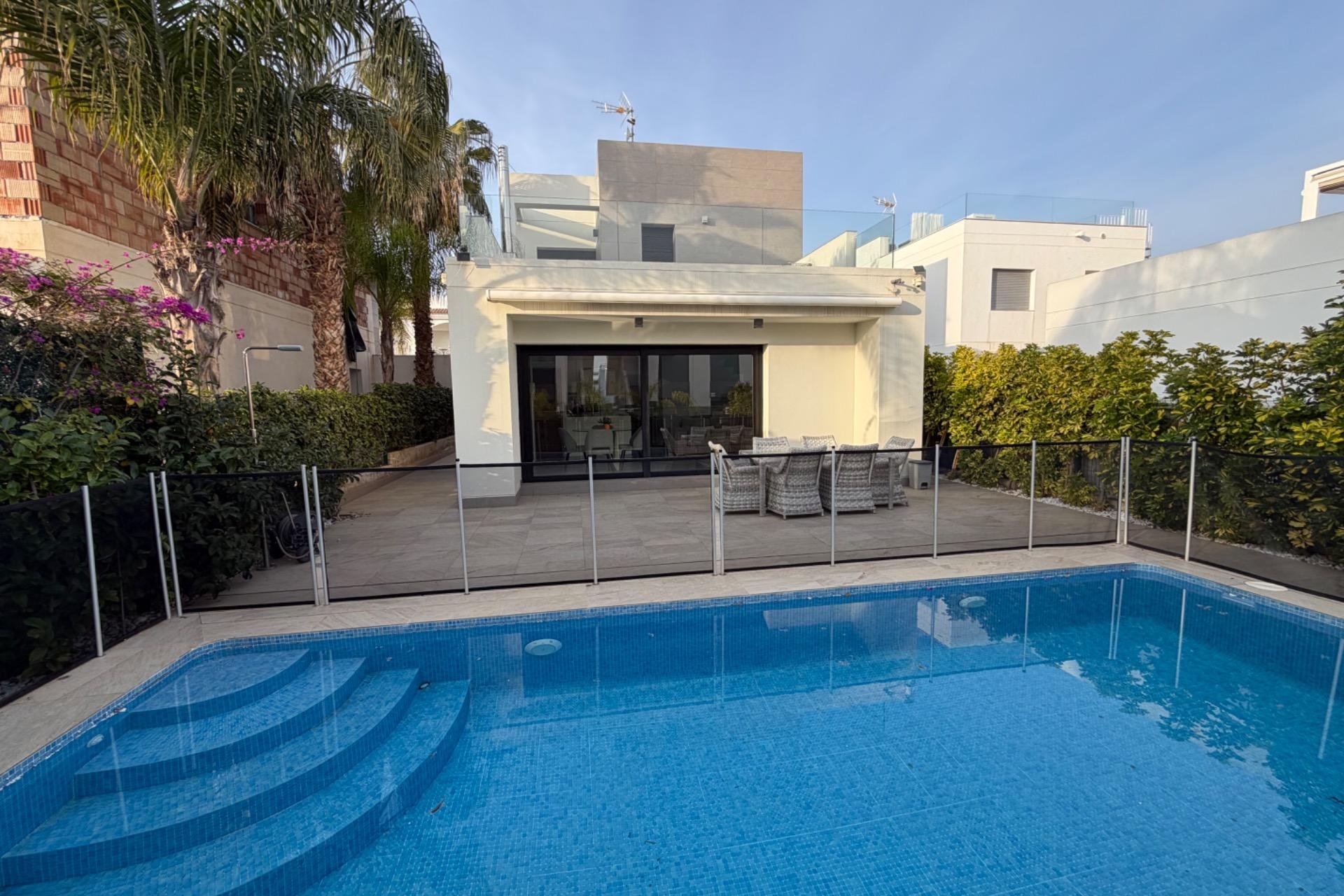 Herverkoop - Villa -
Rojales - Cuidad Quesada
