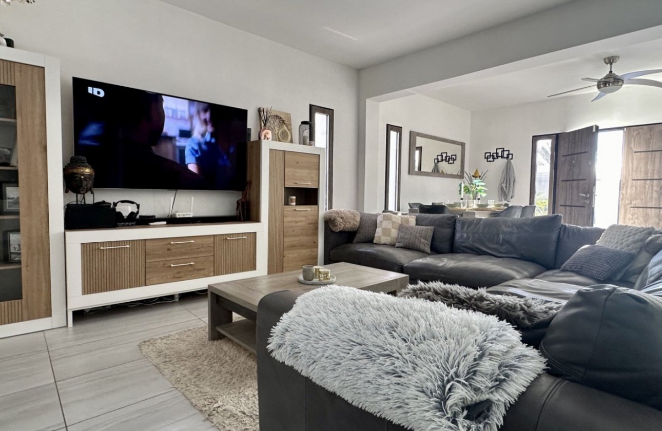 Herverkoop - Villa -
Rojales - Inland