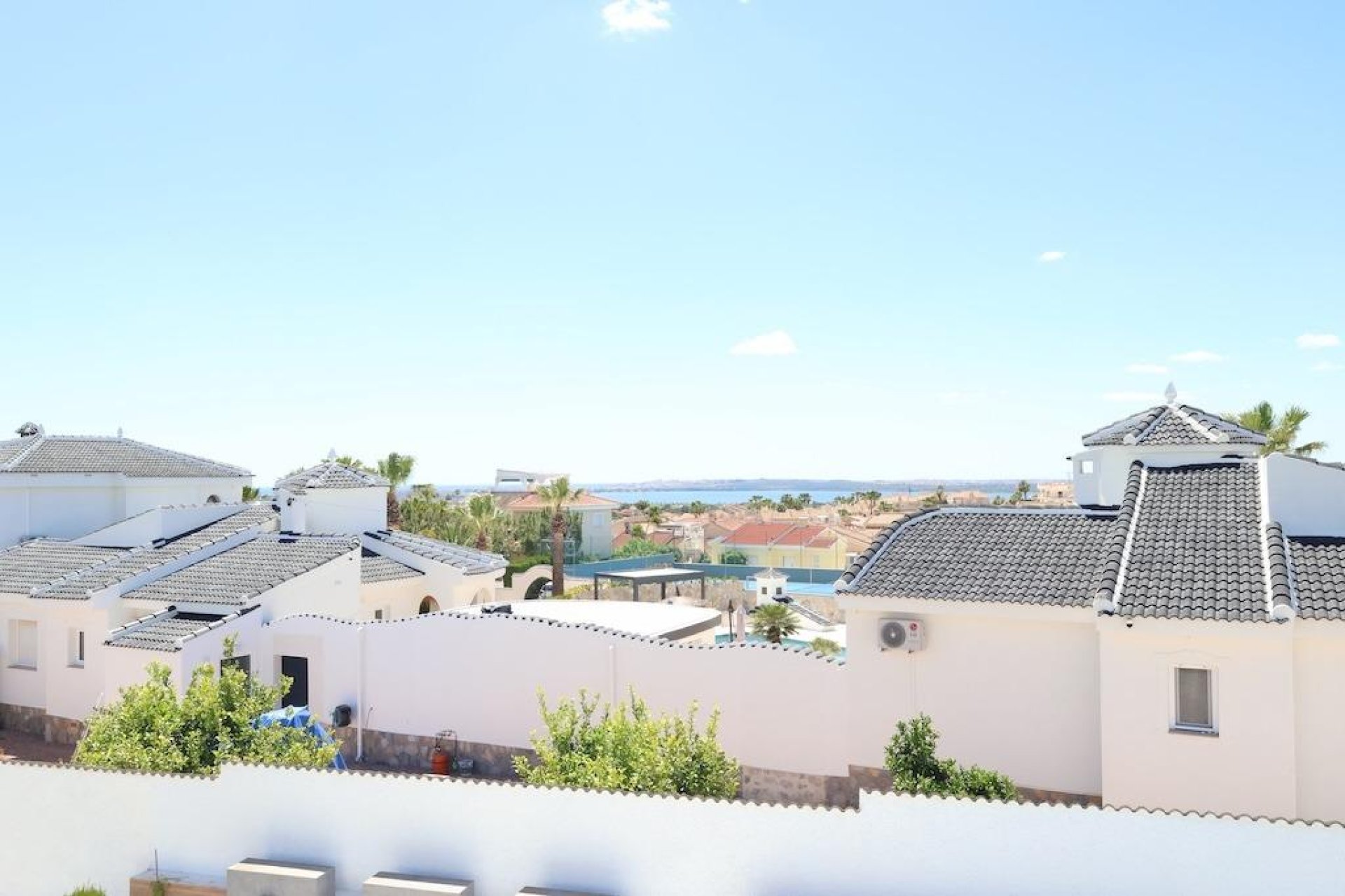 Herverkoop - Villa -
Rojales - Inland